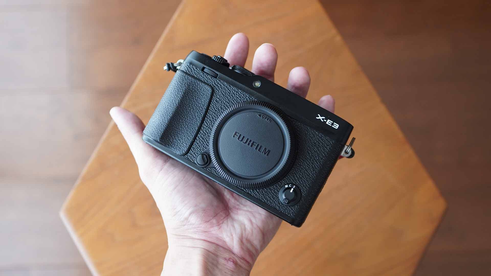 33,440円FUJIFILM X-E3 ボディ ミラーレスカメラ